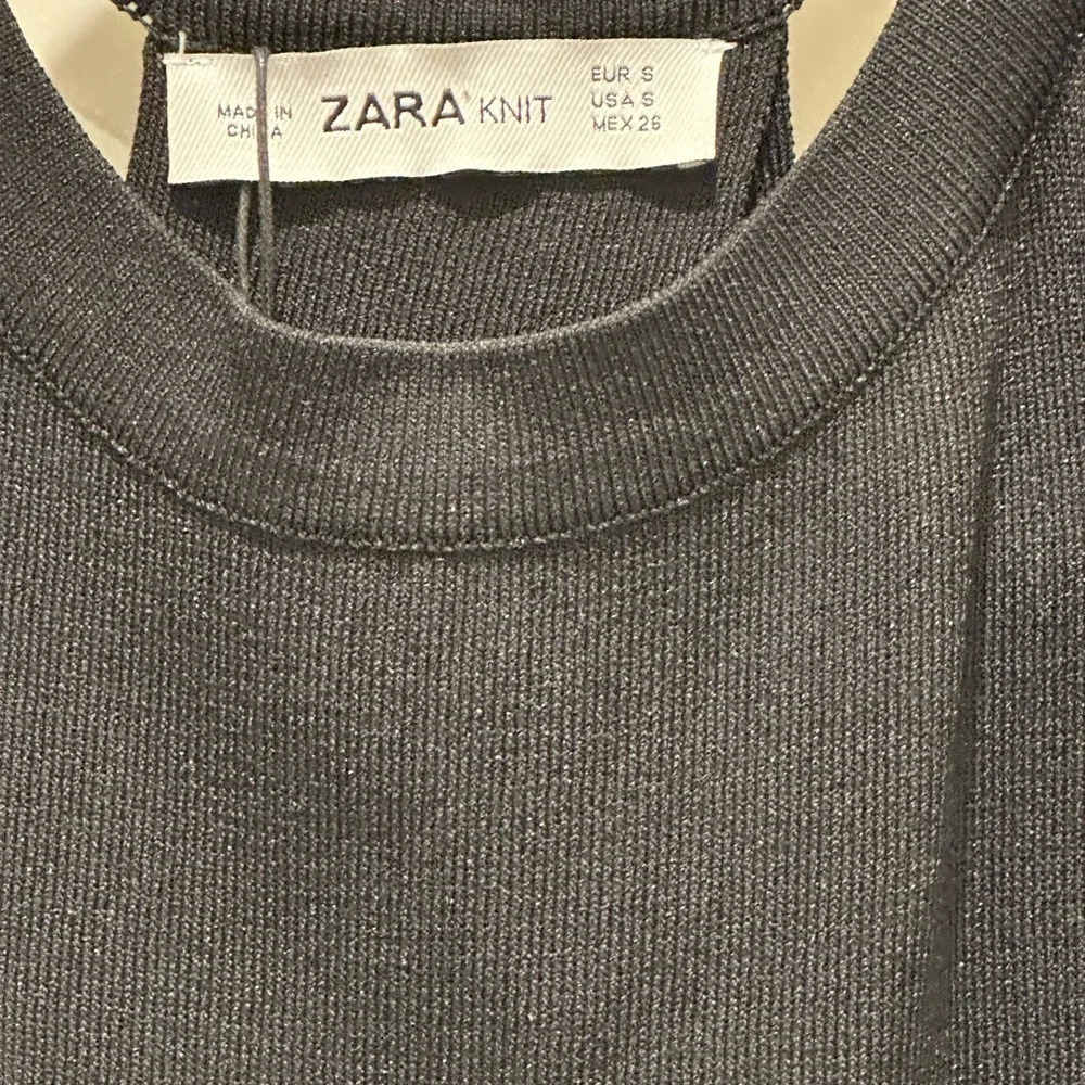 🍀 Zara “The Knitwear Collection” NWT Black Top size small - Picture 4 of 5